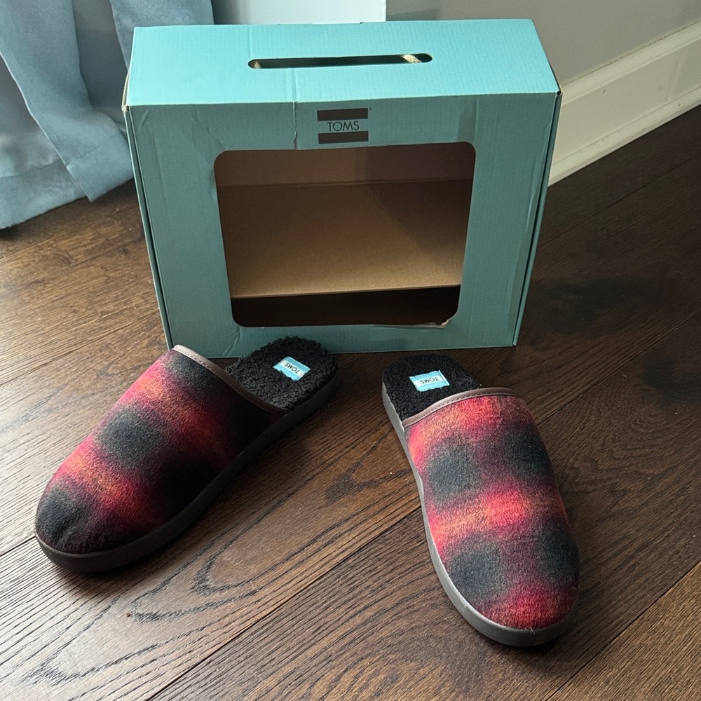 TOMS Brown,Red and Orange Checkered Slippers